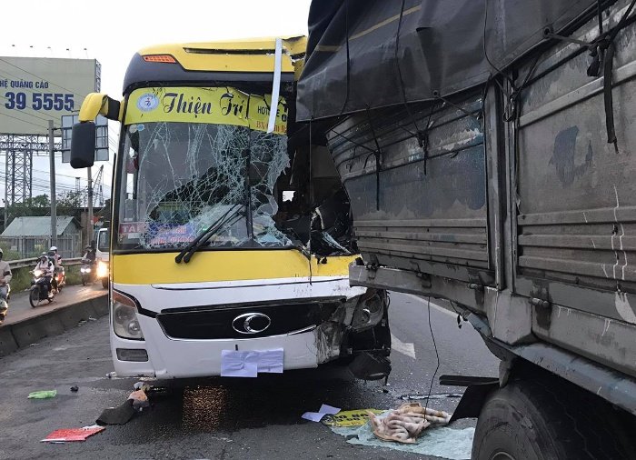 Mơ thấy tai nạn ô tô xe khách kinh hoàng